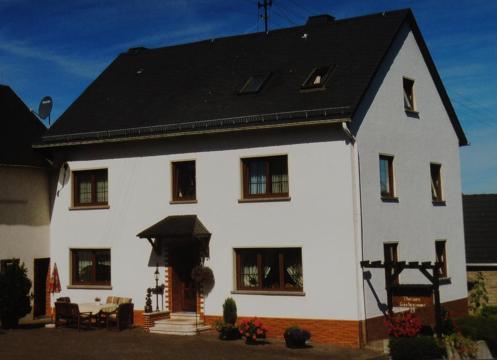 Pension Loni Theisen Kelberg Esterno foto